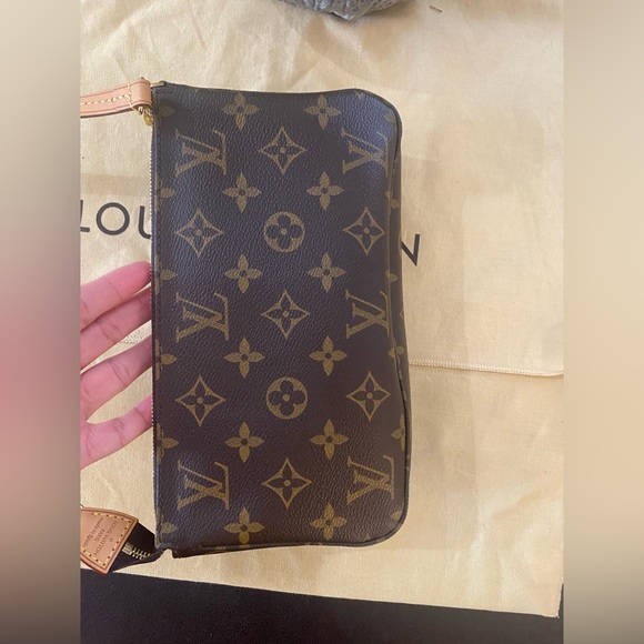 LV Pochette Accesories New Model - Picture 7 of 16